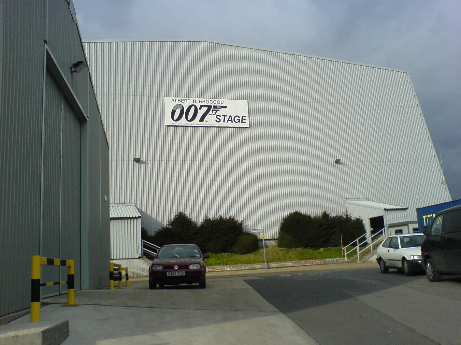 007 Stage