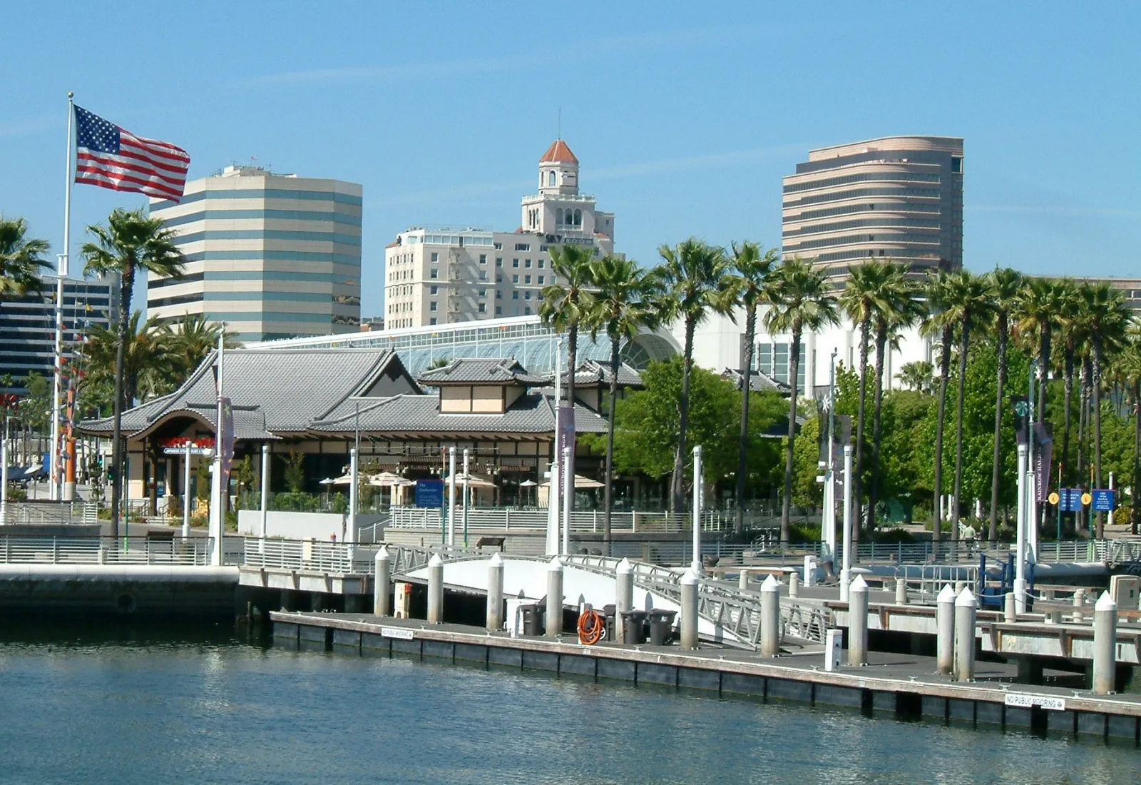 Foto: Christophe.Finot, CC BY-SA 2.5 — Wikimedia Commons Long Beach