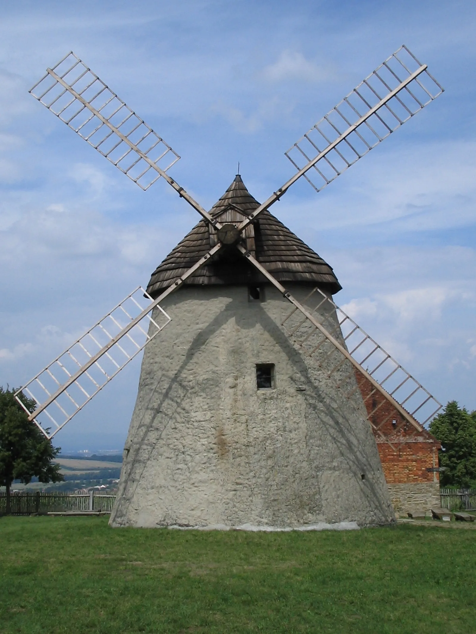 větrný mlýn v Kuželově